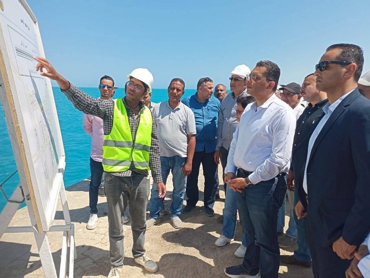 The Red Sea Governor inspects the Shalateen Fishing Port construction project.