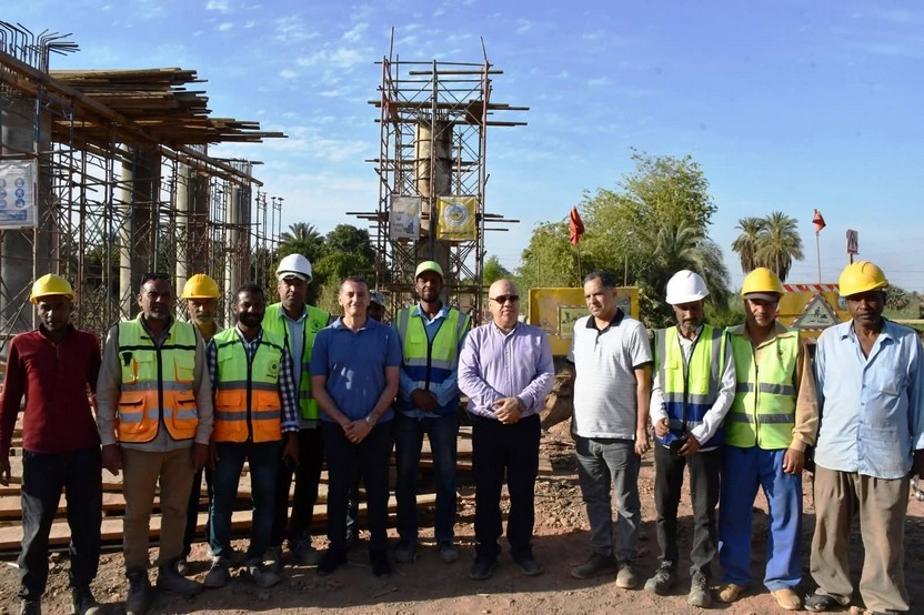 The Aswan Governor reviews the progress rates of the Daraa Free Axis and Bridge project.