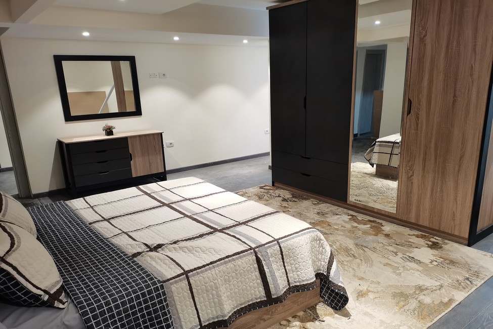  Bed Rooms
