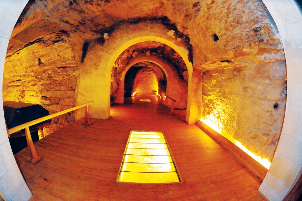 Saving, consolidating and restoring the Serapeum cemetery - Egypt